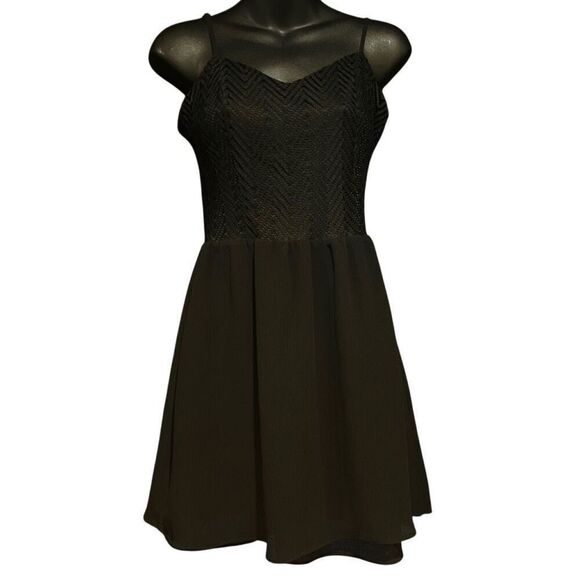 Candie’s Black Sheath Zig-Zag Dress Junior’s 5 - Picture 1 of 4